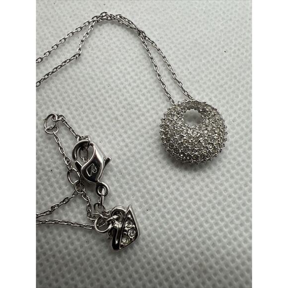 Swarovski Stone Small Pave Crystal Pendant Necklace Rhodium Plated 14” - Picture 5 of 5